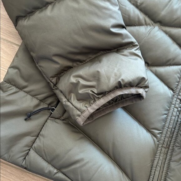 The North Face Women's Green Puffer Jacket size large - Picture 2 of 8